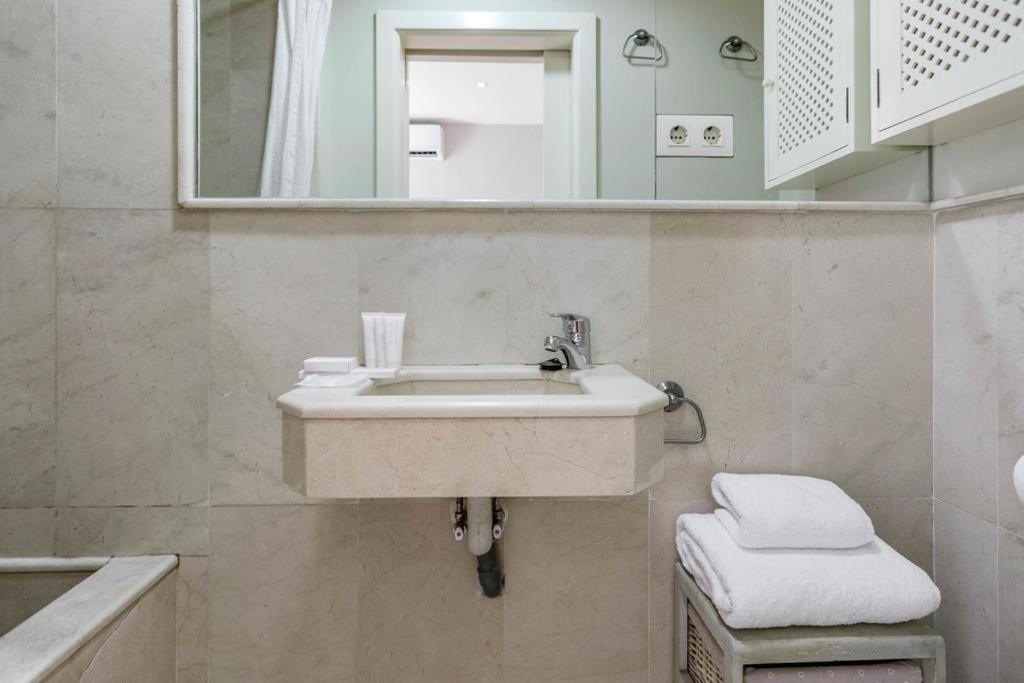 Fam Sevillian Townhouse Villa Sevilla Kültér fotó